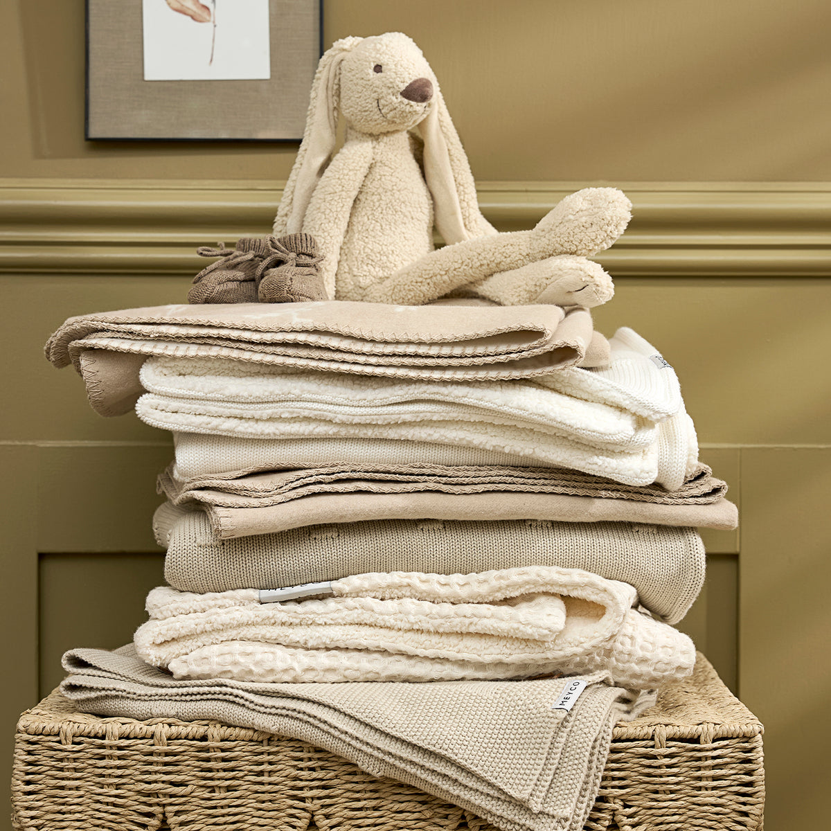 Couverture Nœuds Soft Sand Meyco Baby en mise en scène