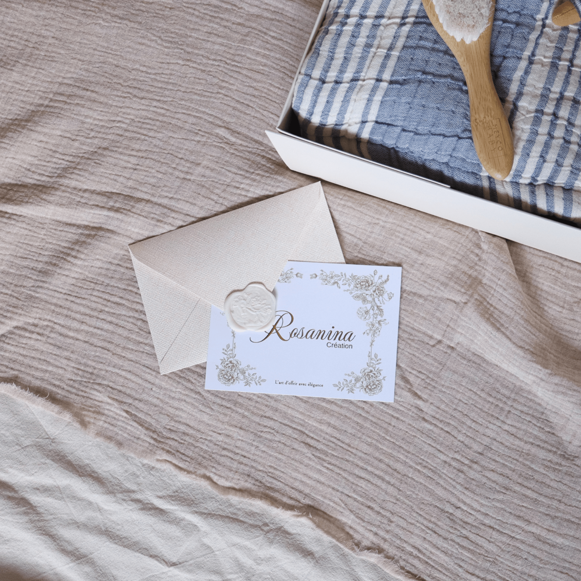 Coffret Naissance Essentiel - Bleu naturel - cadeau naissance prêt à offrir - Rosanina Création