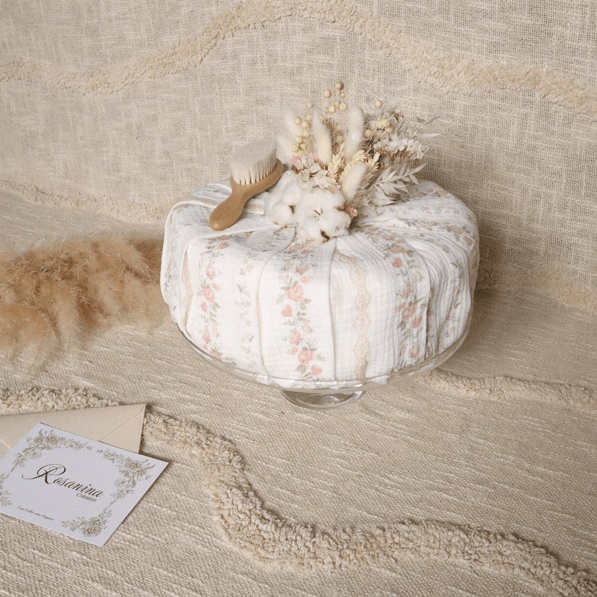 Gâteau de Couches Essentiel – Emma - cadeau naissance prêt à offrir - Rosanina Création