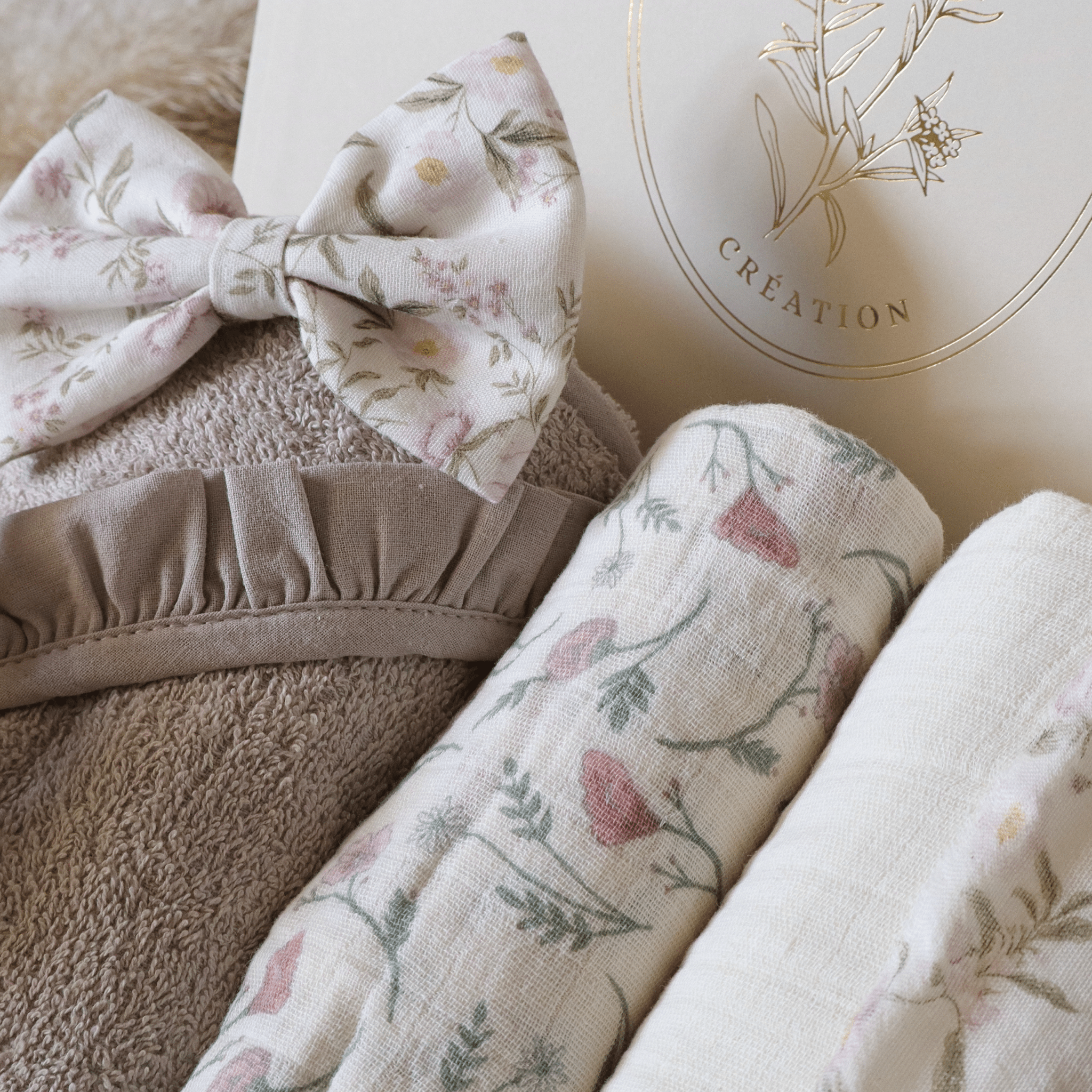 Coffret Petite Attention Signature - Anne - cadeau naissance prêt à offrir - Rosanina Création