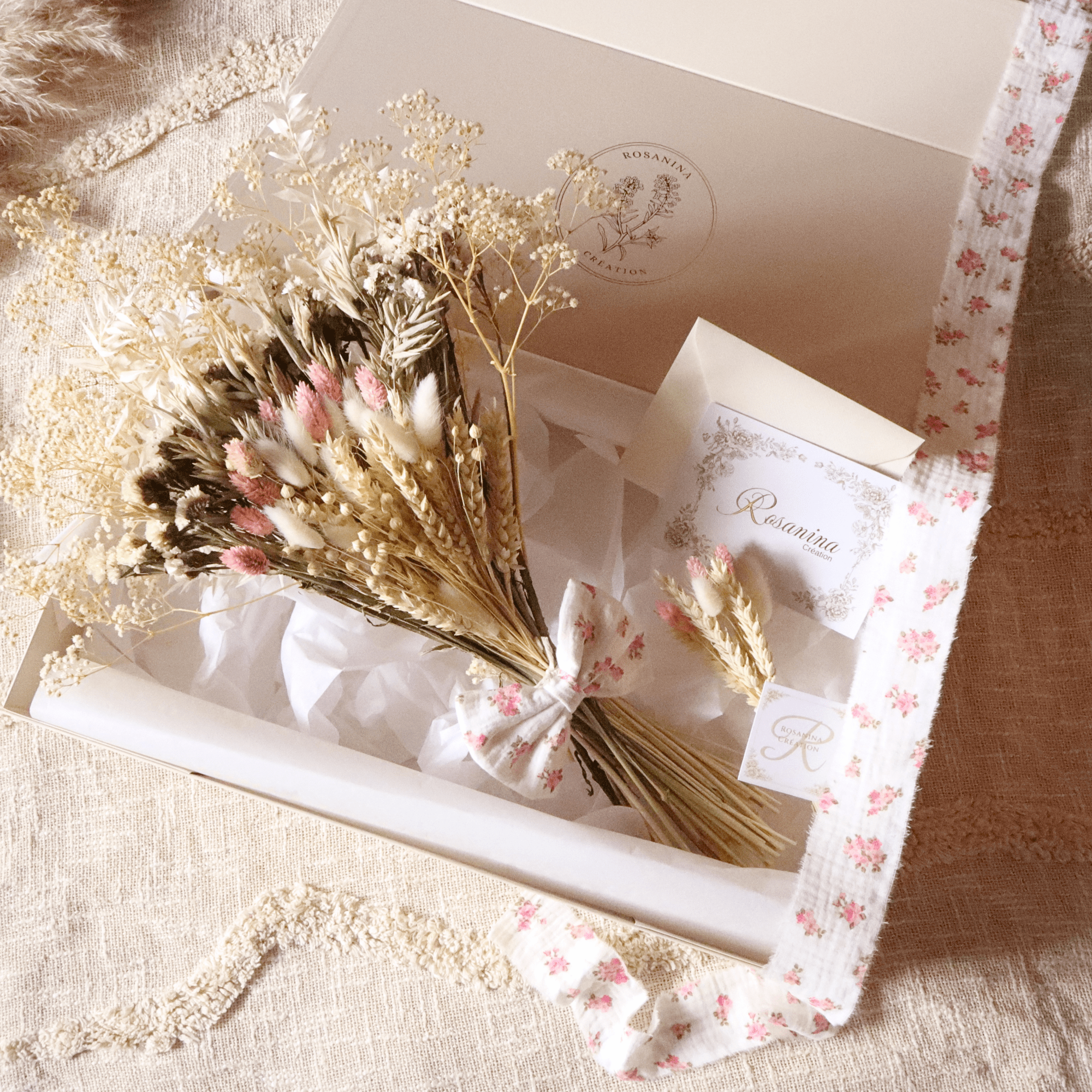 Coffret Bouquet Signature – Romance - cadeau naissance prêt à offrir - Rosanina Création