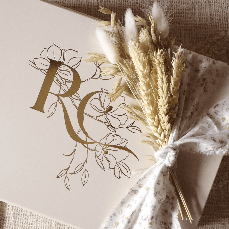 Pourquoi conserver un coffret de naissance comme boîte à souvenirs pour bébé ? - Rosanina Création