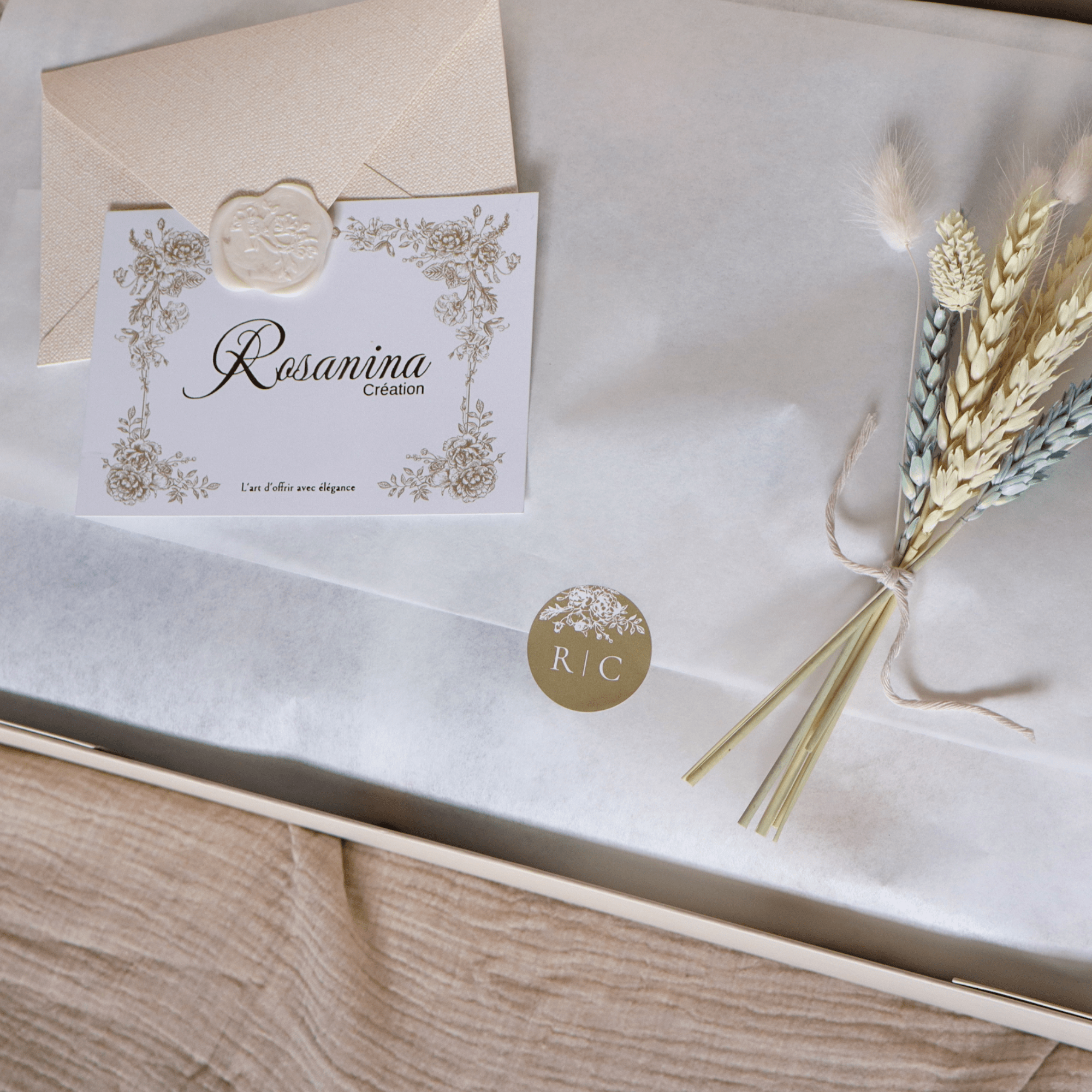 Coffret Naissance Essentiel - Bleu naturel - cadeau naissance prêt à offrir - Rosanina Création