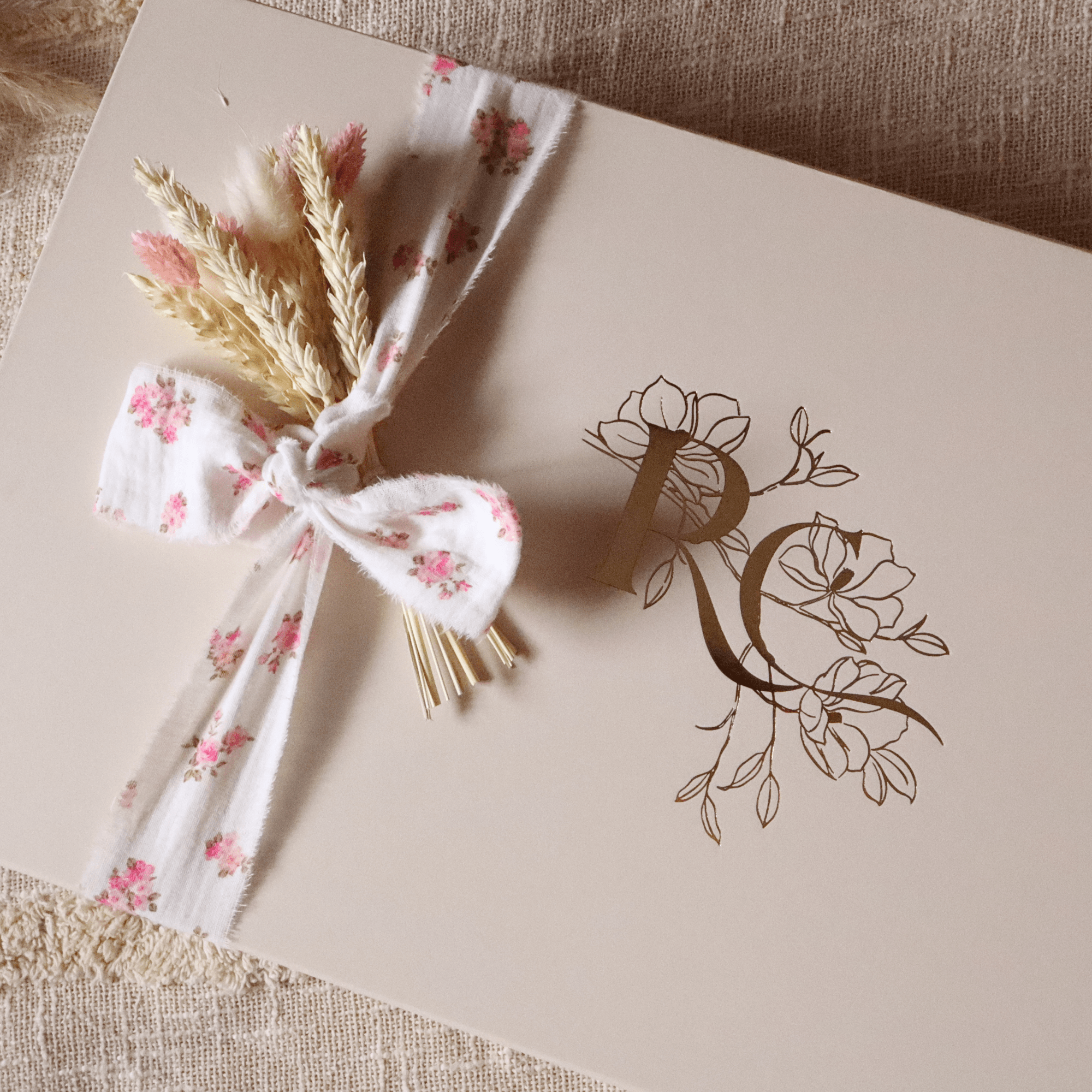 Coffret Bouquet Signature – Romance - cadeau naissance prêt à offrir - Rosanina Création