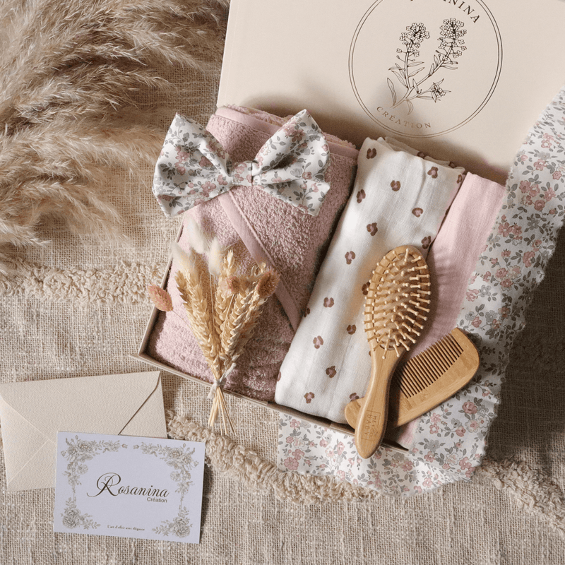 Coffret Petite Attention Signature - Mia - cadeau naissance prêt à offrir - Rosanina Création