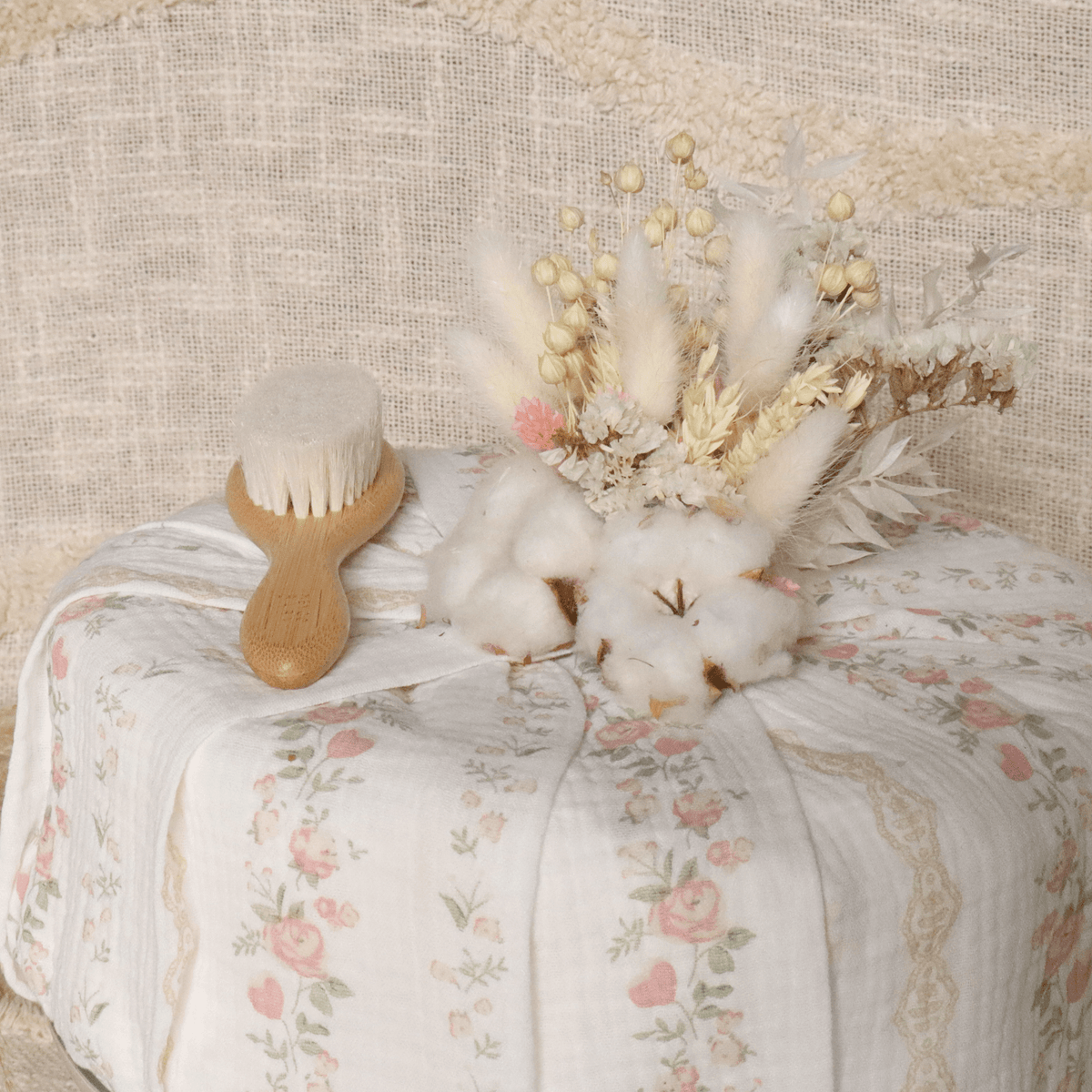 Gâteau de Couches Essentiel – Emma - cadeau naissance prêt à offrir - Rosanina Création