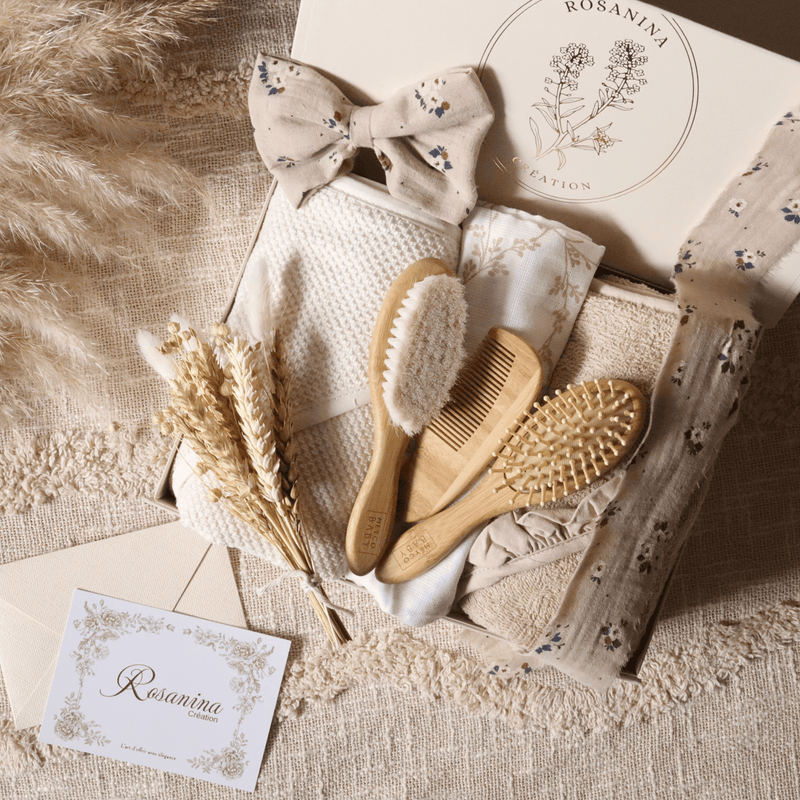 Coffret cadeau naissance bébé Glamour avec capes de bain, lange et accessoires en bambou